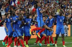 开云平台-欧锦赛资格赛：俄罗斯队取胜，晋级下一阶段