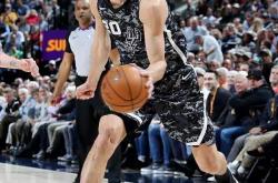 开云体育中国-爵士再胜马刺，西部领跑依旧稳如泰山