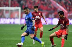 开云体育在线-一举突围，球队展现实力获得胜利