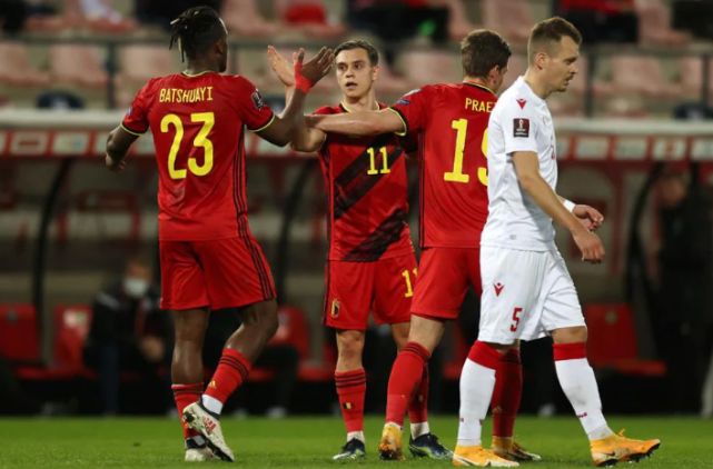 包含比利时逆转捷克反超小组榜首的词条