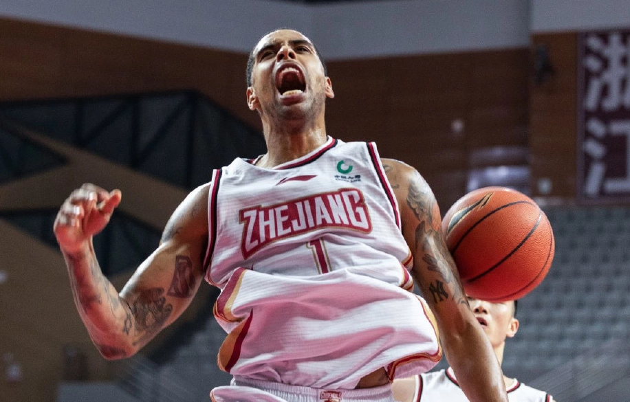 关于里尔主场过招，取得胜利继续领跑的信息