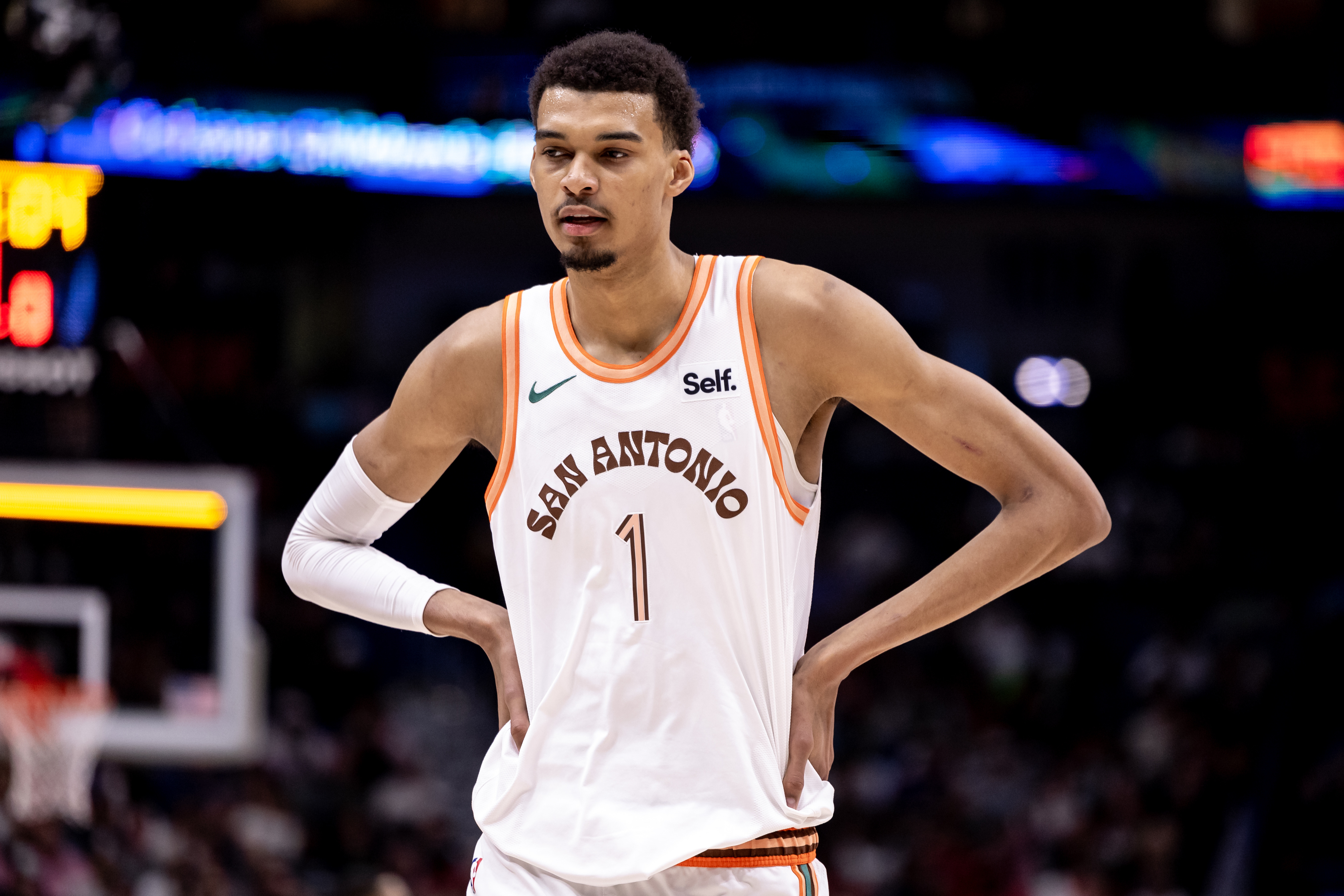 包含步行者逆转雄鹿B队,福克斯爆发神勇的词条 包含步行者逆转雄鹿B队,福克斯爆发神勇的词条