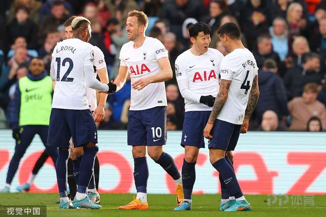 塞内加尔绝杀瑞典，范佩西打破历史纪录的简单介绍