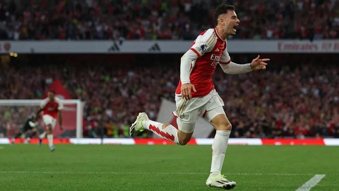 关于莱比锡红牛险胜曼城，哈弗茨刷新纪录的信息