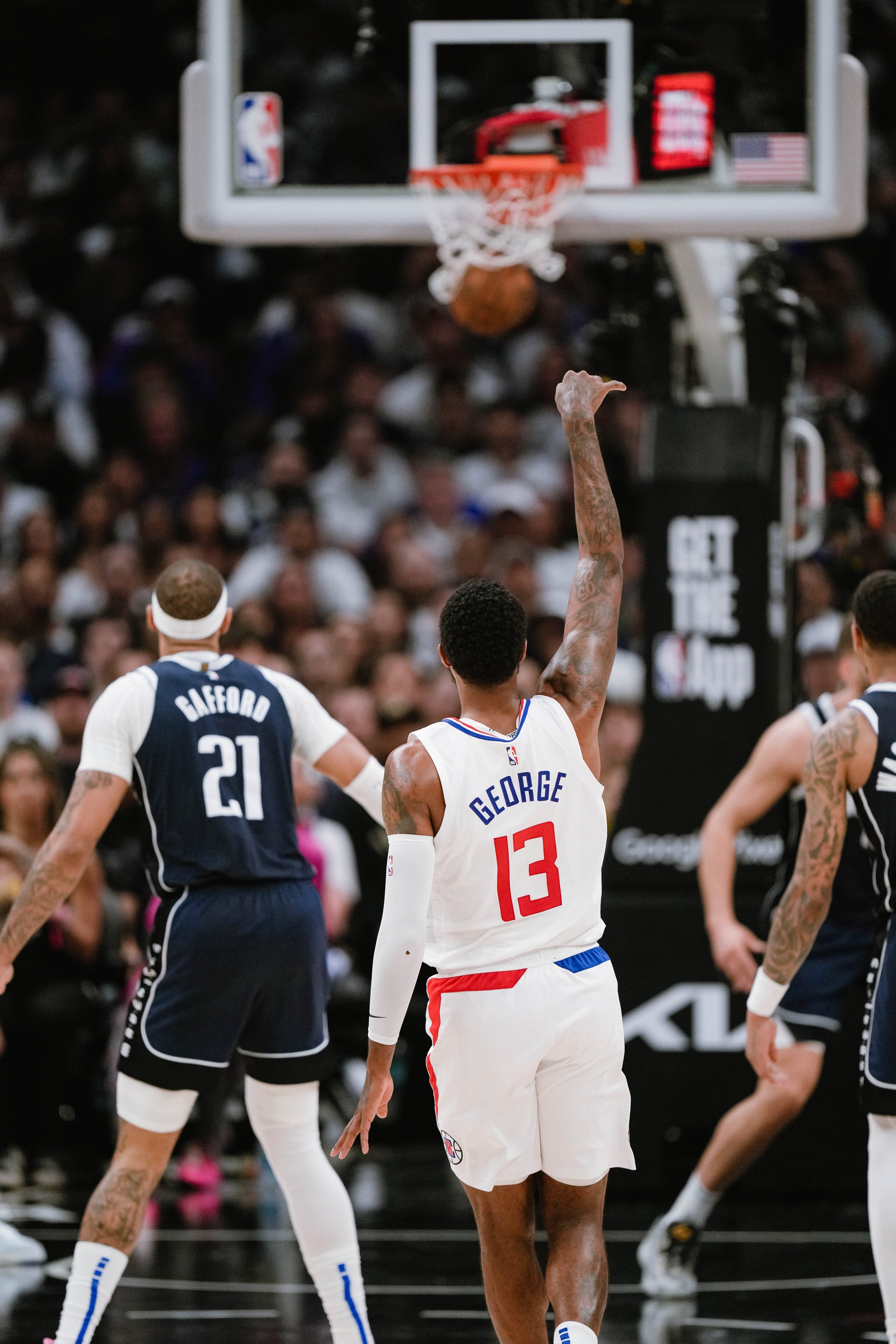 太阳横扫独行侠，约基奇高光表现的简单介绍